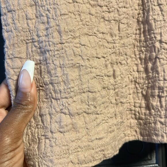 Textured top - Picture 3 of 4